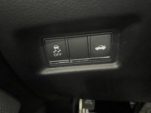 Used 2017 INFINITI Q60 Red Sport 400 image 38