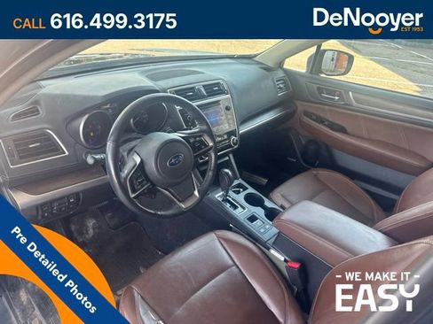 Used 2018 Subaru Outback 3.6R Touring AWD/4WD image 15