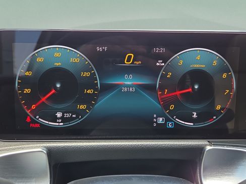 Used 2023 Mercedes-Benz GLB 250 image 25