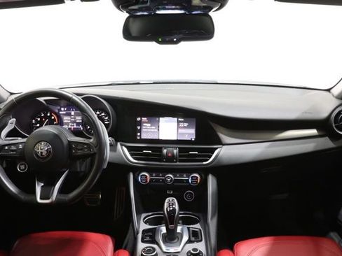 Used 2023 Alfa Romeo Giulia Veloce AWD/4WD image 13