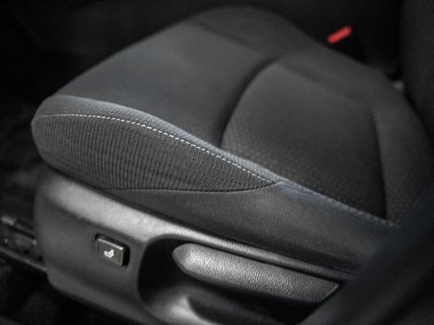 Used 2018 Toyota C-HR XLE image 31