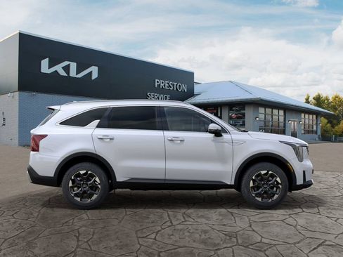 New 2025 Kia Sorento S image 2