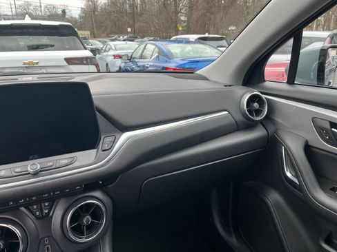 Used 2025 Chevrolet Blazer LT image 30