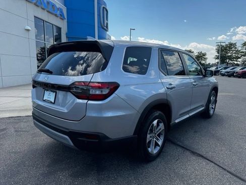 Used 2024 Honda Pilot EX-L image 5