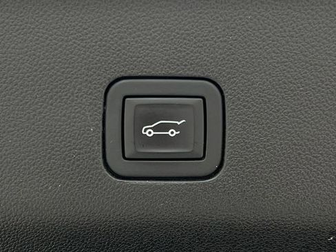 Used 2024 GMC Yukon Denali Ultimate image 28