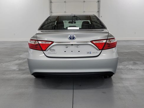 Used 2015 Toyota Camry XLE w/ Moonroof Package FWD image 7