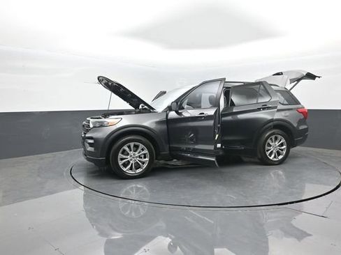 Certified 2020 Ford Explorer XLT w/ Equipment Group 202A AWD/4WD image 43