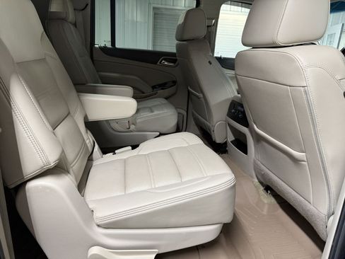 Used 2017 GMC Yukon XL Denali image 37