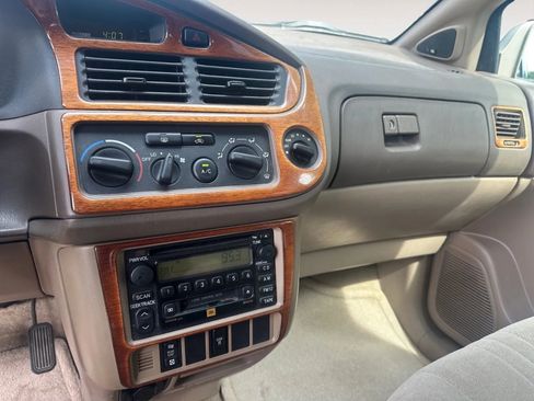 Used 2002 Toyota Sienna XLE FWD image 10
