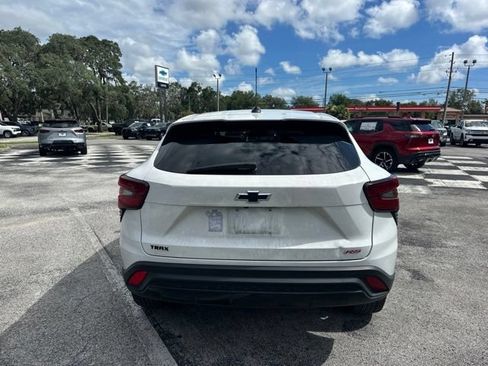Used 2024 Chevrolet Trax RS w/ Driver Confidence Package FWD image 4