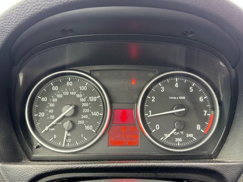 Used 2011 BMW 335i Convertible image 19