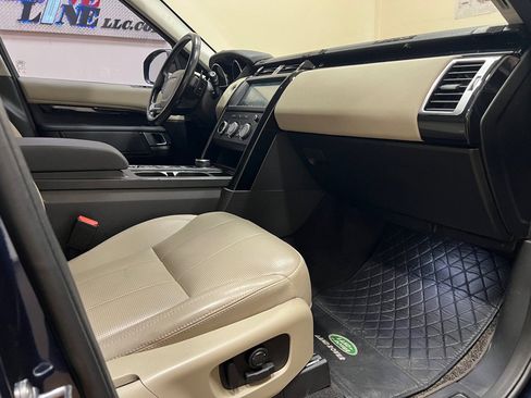 Used 2018 Land Rover Discovery SE image 38