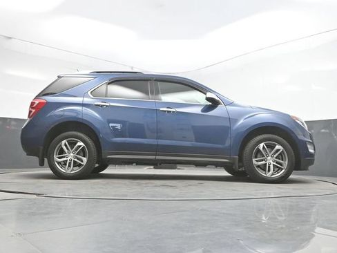Used 2017 Chevrolet Equinox Premier w/ Enhanced Convenience Package AWD/4WD image 29