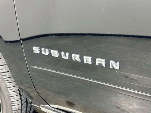 Used 2019 Chevrolet Suburban Premier w/ Premier Plus Edition AWD/4WD image 28