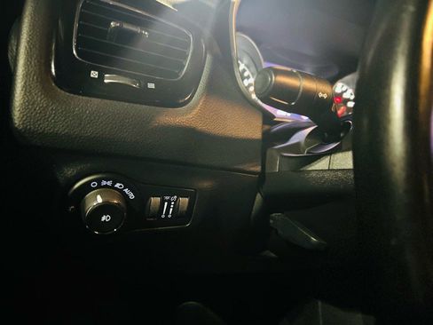 Used 2021 Jeep Compass Limited image 23