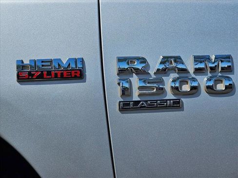 Used 2019 RAM 1500 Classic SLT AWD/4WD image 28
