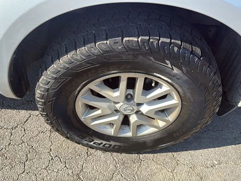 Used 2019 Nissan Frontier SV image 24