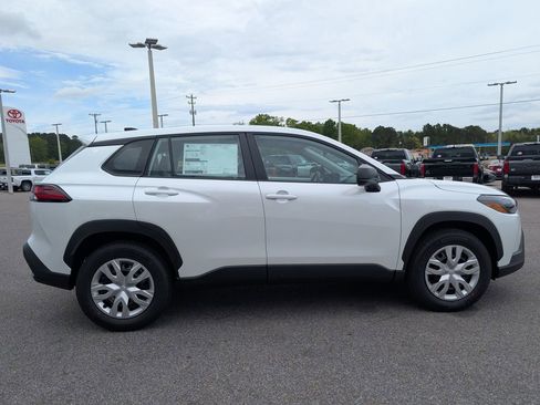 New 2026 Toyota Corolla Cross L image 6