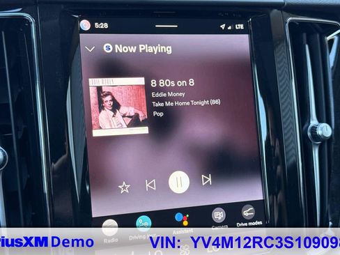 Used 2025 Volvo XC60 B5 Plus image 33