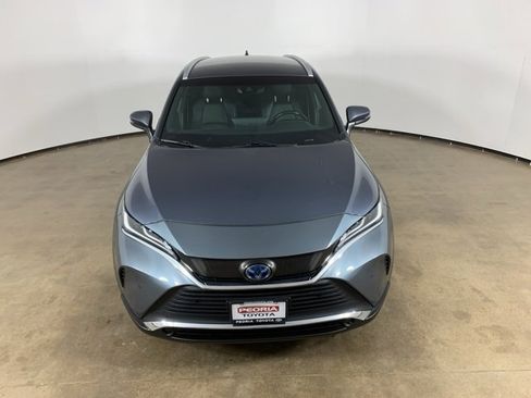 Used 2022 Toyota Venza XLE image 4