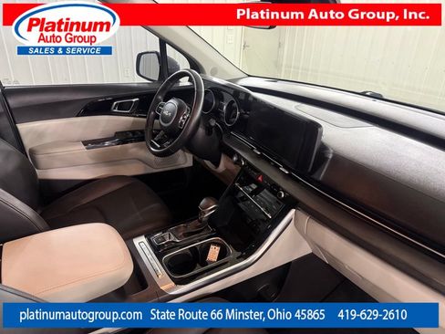 Used 2023 Kia Carnival EX FWD image 45
