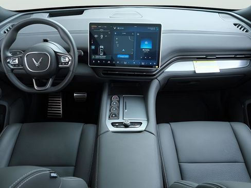 Used 2024 VinFast VF 9 Plus image 5