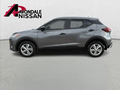 Certified 2025 Nissan Kicks Play S image 3