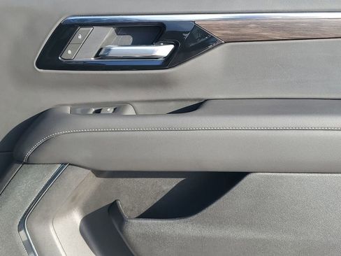 Used 2025 Chevrolet Tahoe Z71 image 45