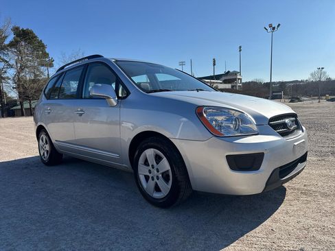 Used 2009 Kia Rondo LX image 4
