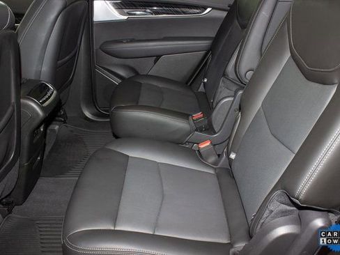 Used 2024 Cadillac XT6 Premium Luxury image 18