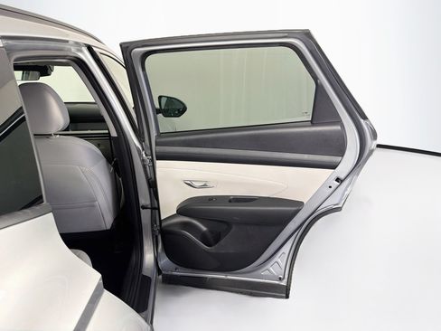 Used 2025 Hyundai Tucson SEL FWD image 32
