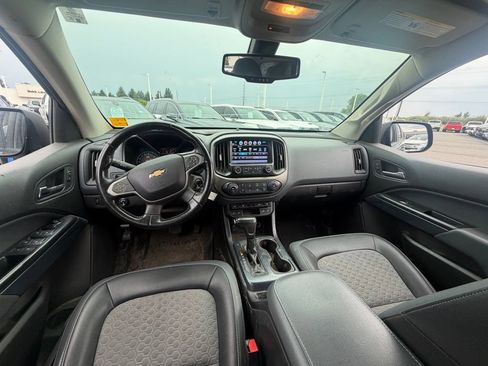 Used 2018 Chevrolet Colorado Z71 AWD/4WD image 3