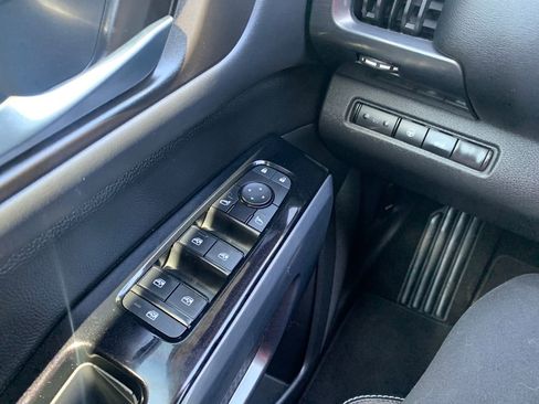 Used 2023 Nissan Pathfinder SL w/ Lighting Package (N92) FWD image 20