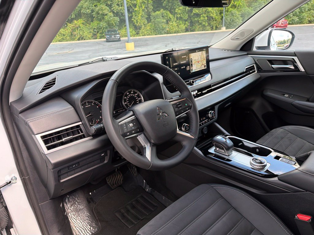 Used 2025 Mitsubishi Outlander SE AWD/4WD image 44