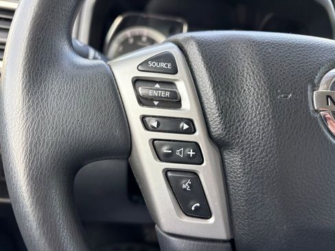 Used 2019 Nissan Titan S AWD/4WD image 15
