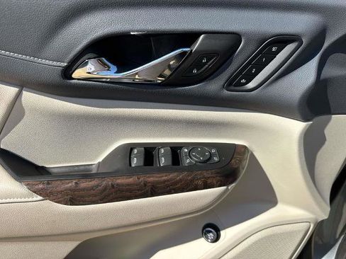 Used 2023 GMC Acadia Denali FWD image 21