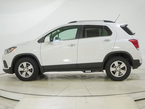 Used 2017 Chevrolet Trax LT w/ LT Convenience Package image 5
