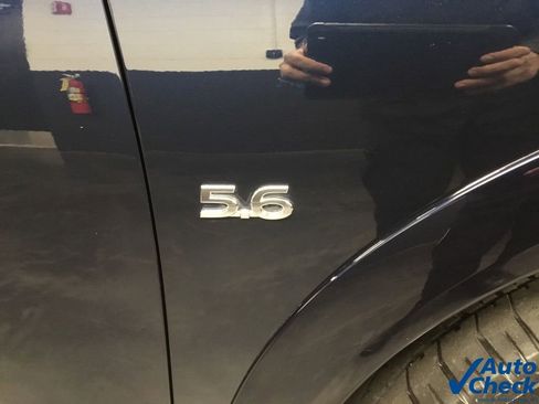 Used 2017 INFINITI QX80 4WD w/ Deluxe Technology Package image 16