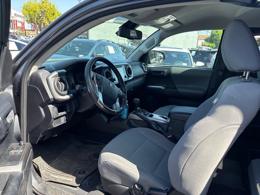 Used 2019 Toyota Tacoma SR5 RWD image 12