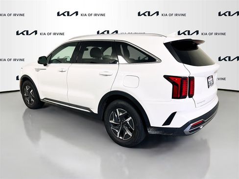 Certified 2023 Kia Sorento EX image 6