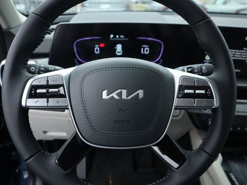 New 2025 Kia Telluride S image 29