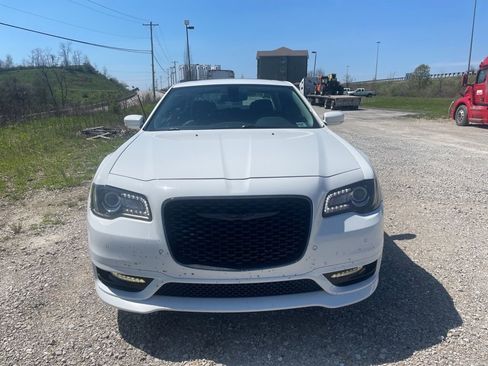 Used 2022 Chrysler 300 Touring L w/ Popular Equipment Group image 2