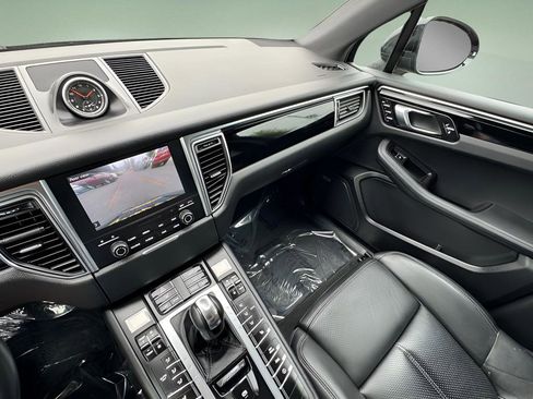 Used 2018 Porsche Macan Sport Edition image 27