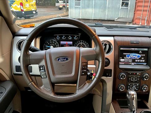 Used 2014 Ford F150 Lariat w/ Equipment Group 502A Luxury image 5