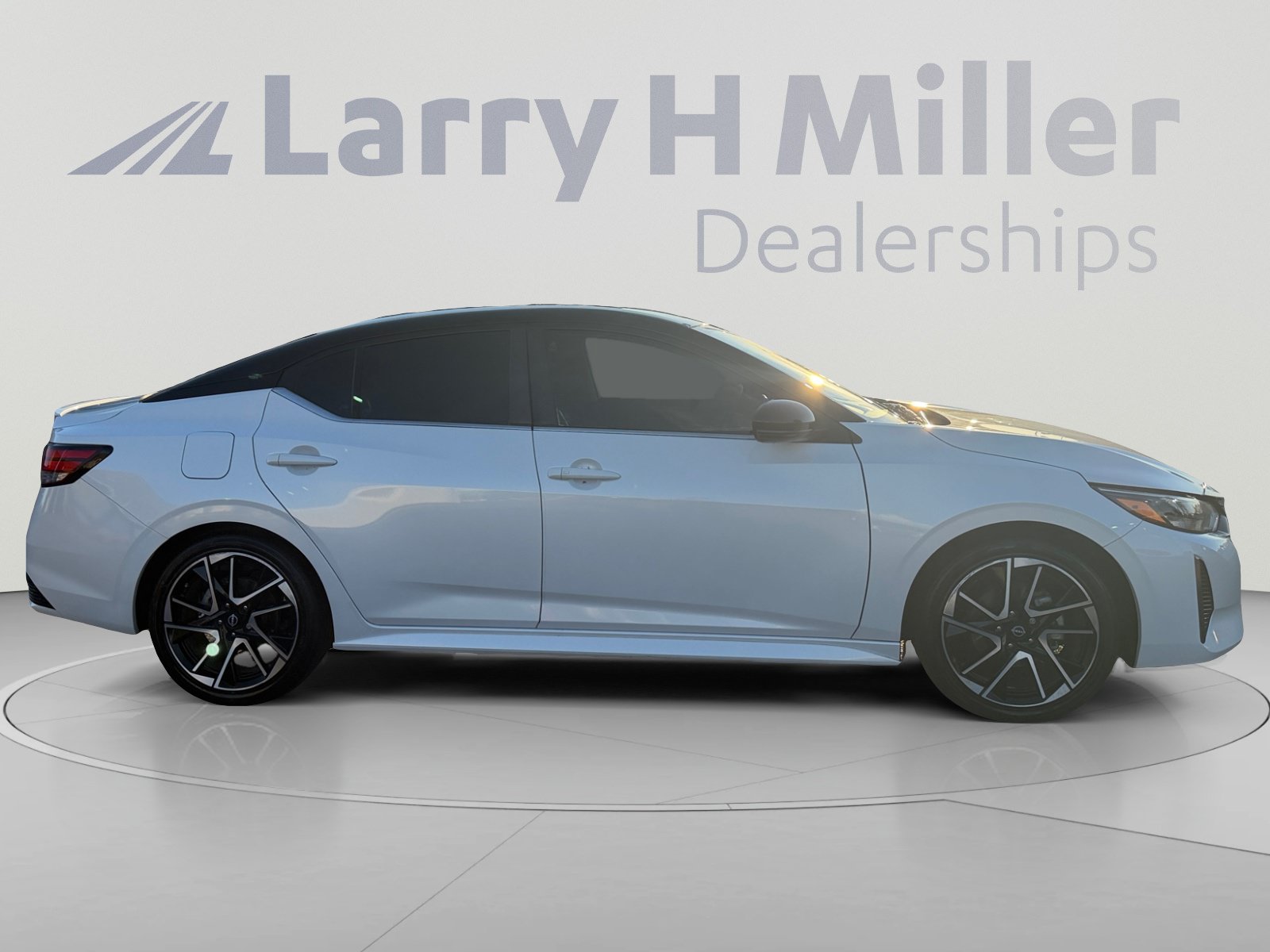 Used 2024 Nissan Sentra SR FWD image 6
