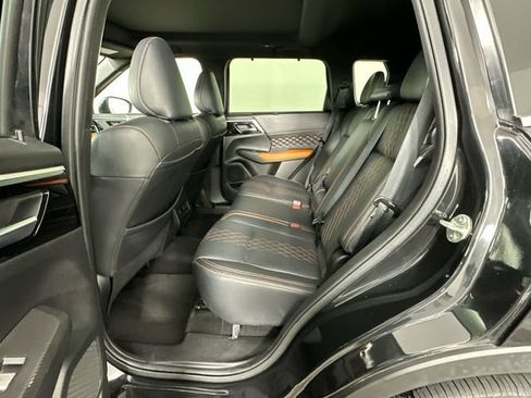 Used 2022 Mitsubishi Outlander SEL AWD/4WD image 17