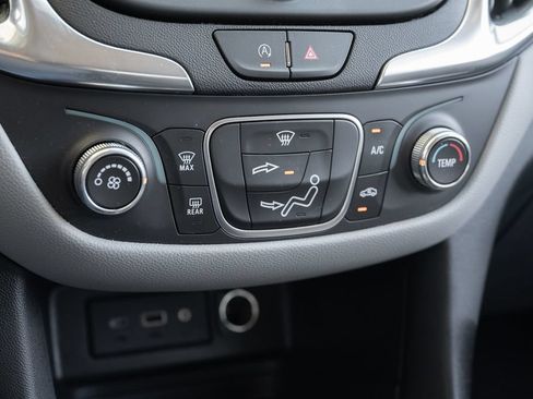Used 2024 Chevrolet Equinox LS w/ LS Convenience Package FWD image 30