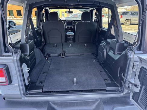 Used 2022 Jeep Wrangler Unlimited Willys image 22