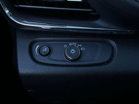 Used 2025 Buick Envista Preferred image 20