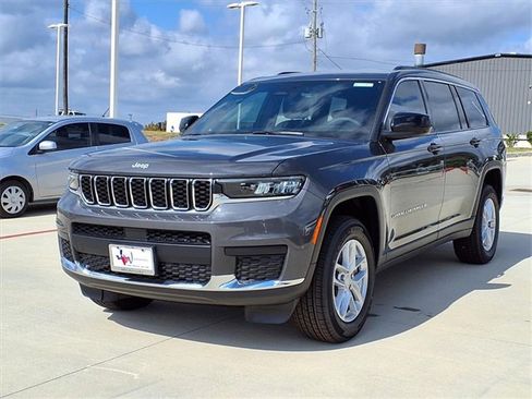 New 2025 Jeep Grand Cherokee L Laredo w/ Trailer Tow Package image 3